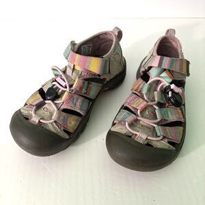 Keen Sandals Girl Youth Size 1 US, 33 EU Closed Toe Hiking Pastel Stripe Pink